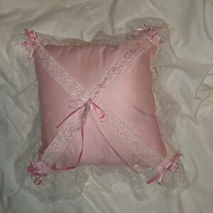 DECORATIVE PILLOW